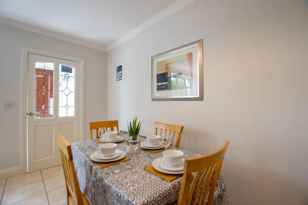 123 - Stylish Galway City 2-Bed